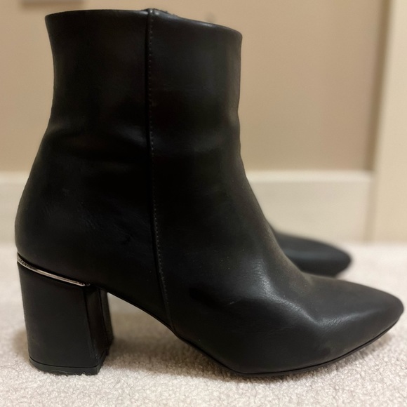 Woman’s Black Ankle Boot - Picture 1 of 5